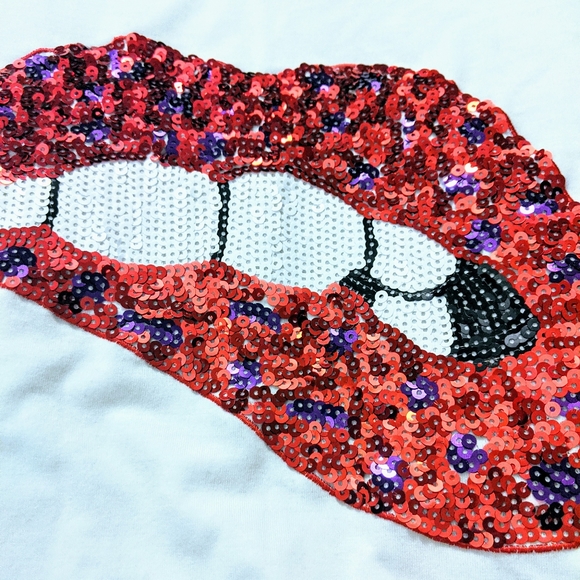 New Sequin Bite my Lip Graphic t-shirt - Picture 4 of 6